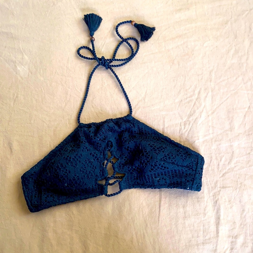 VS Black bikini top